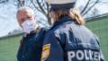 Innenminister Herrmann warnt: Polizei findet 800 gefälschte Impf-Ausweise